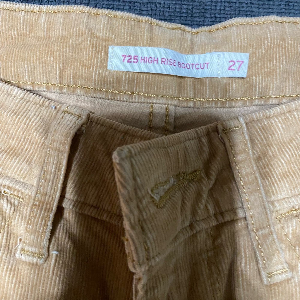 White tag Levi’s 725 boot cut 27x32 Tan Corduroy Pants - Picture 4 of 11